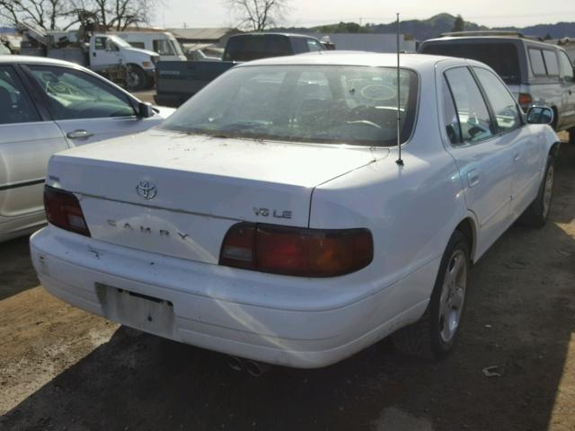 JT2BF12K1T0152989 - 1996 TOYOTA CAMRY LE WHITE photo 4