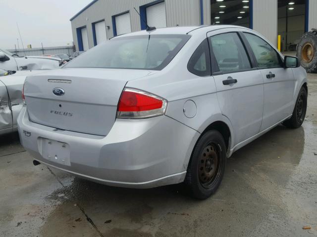 1FAHP34N18W120197 - 2008 FORD FOCUS S/SE SILVER photo 4