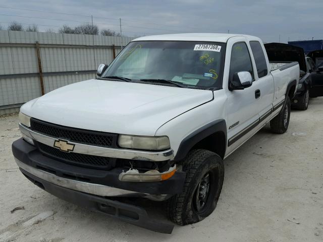 1GCHC29U91E288066 - 2001 CHEVROLET SILVERADO WHITE photo 2