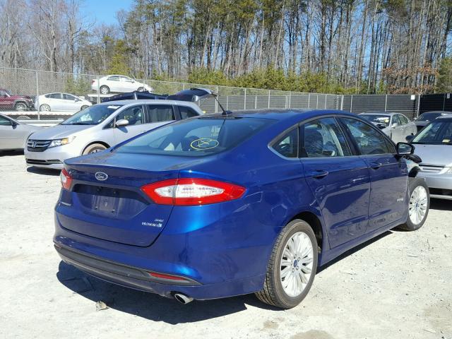 3FA6P0LU2GR140829 - 2016 FORD FUSION SE BLUE photo 4