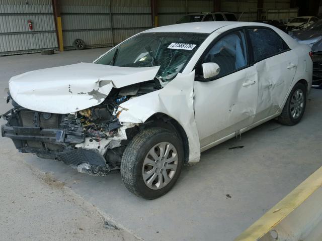 KNAFU4A25A5812725 - 2010 KIA FORTE EX WHITE photo 2