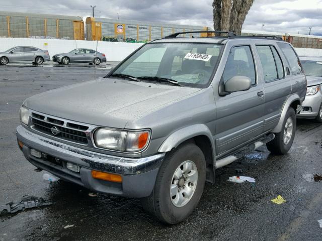 JN8AR05S1XW325501 - 1999 NISSAN PATHFINDER SILVER photo 2