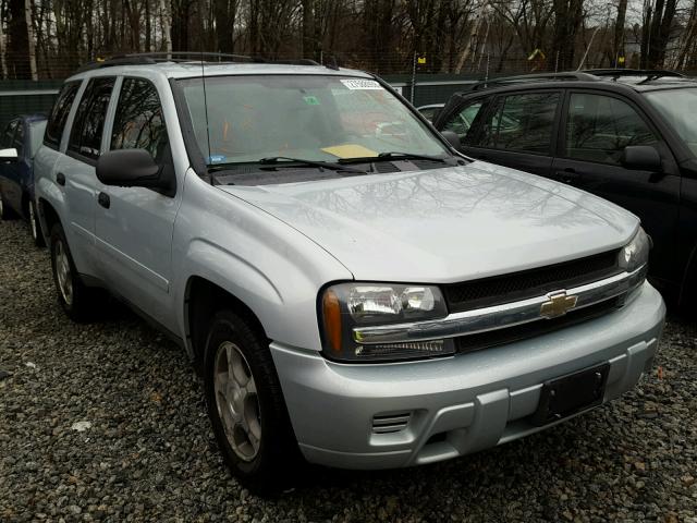 1GNDT13S872238261 - 2007 CHEVROLET TRAILBLAZE SILVER photo 1