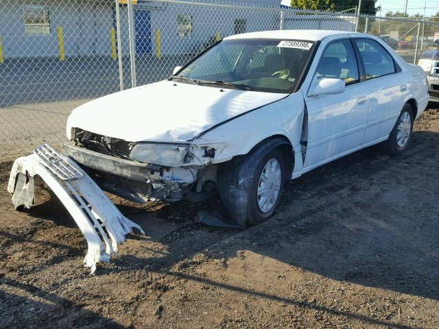 4T1BG22K31U814616 - 2001 TOYOTA CAMRY CE WHITE photo 2