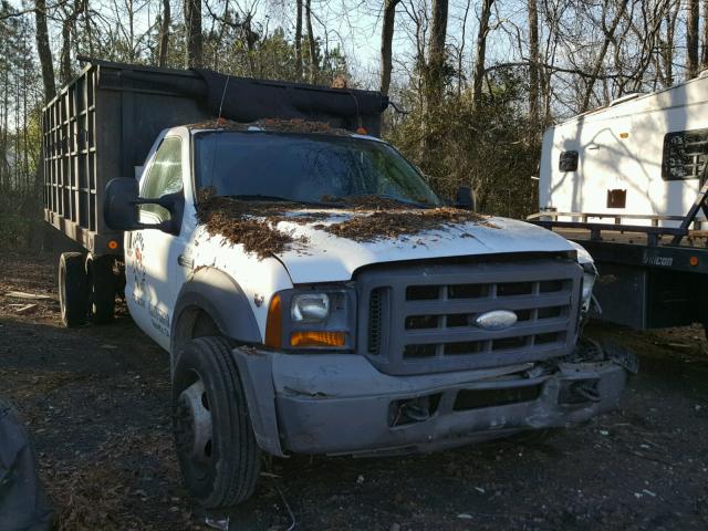 1FDXF46Y25EA61695 - 2005 FORD F450 SUPER WHITE photo 1