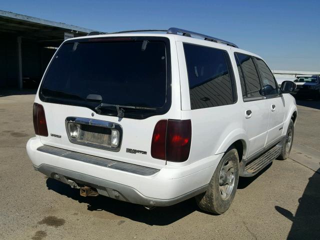 5LMFU28R31LJ16508 - 2001 LINCOLN NAVIGATOR WHITE photo 4