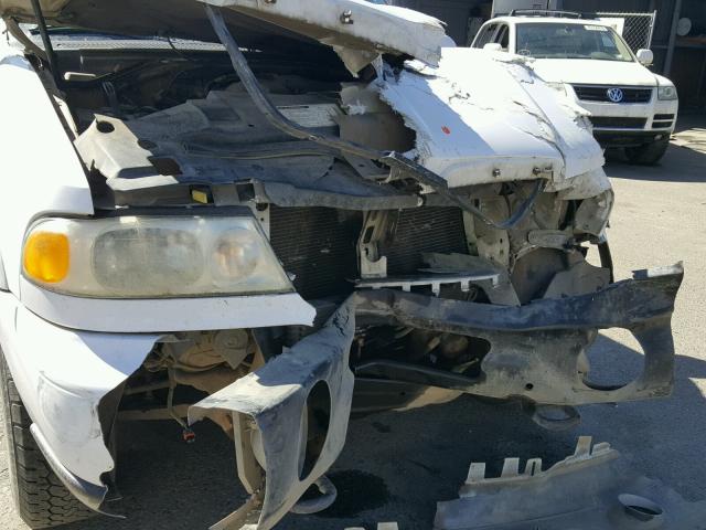 5LMFU28R31LJ16508 - 2001 LINCOLN NAVIGATOR თეთრი ფოტო 9
