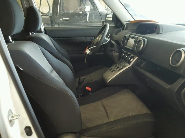JTLZE4FE9FJ074544 - 2015 TOYOTA SCION XB 白色 照片 5