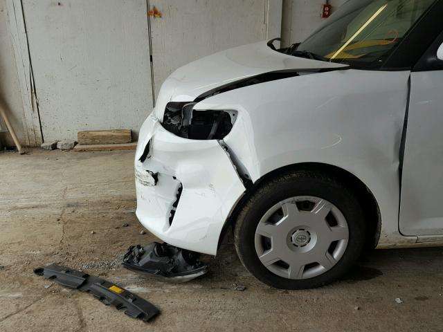 JTLZE4FE9FJ074544 - 2015 TOYOTA SCION XB 白色 照片 9