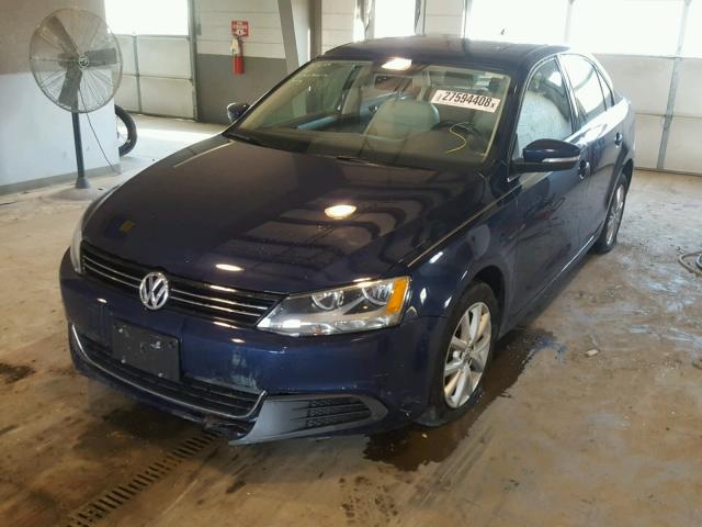 3VWDP7AJ7DM351775 - 2013 VOLKSWAGEN JETTA SE BLUE photo 2