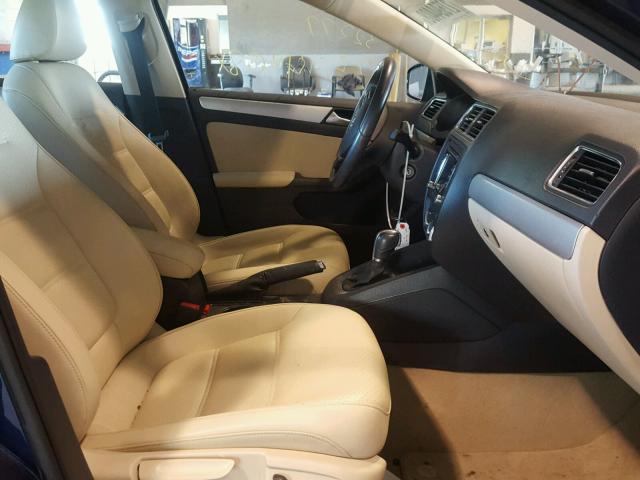 3VWDP7AJ7DM351775 - 2013 VOLKSWAGEN JETTA SE BLUE photo 5