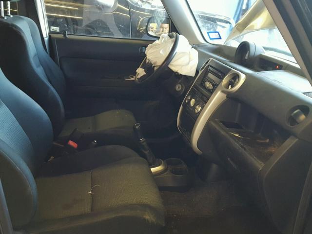 JTLKT334664117913 - 2006 TOYOTA SCION XB BLACK photo 5