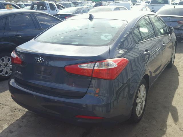 KNAFX4A61G5437662 - 2016 KIA FORTE LX BLUE photo 4