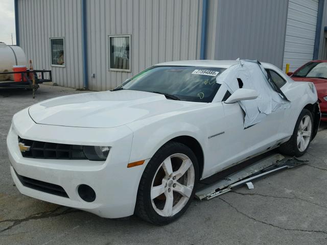 2G1FA1EV1A9175469 - 2010 CHEVROLET CAMARO LS WHITE photo 2