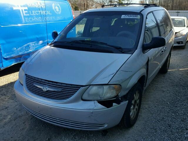 2C4GP74L62R560444 - 2002 CHRYSLER TOWN & COU SILVER photo 2