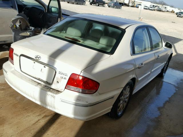 KMHWF35H82A519430 - 2002 HYUNDAI SONATA GLS WHITE photo 4