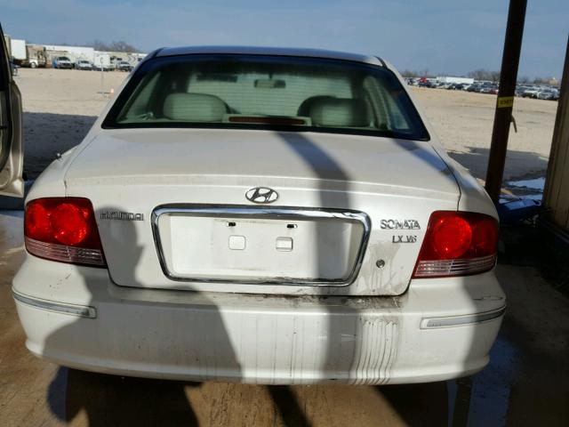 KMHWF35H82A519430 - 2002 HYUNDAI SONATA GLS WHITE photo 9