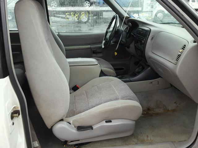 1FMYU22EXWUC00375 - 1998 FORD EXPLORER WHITE photo 5