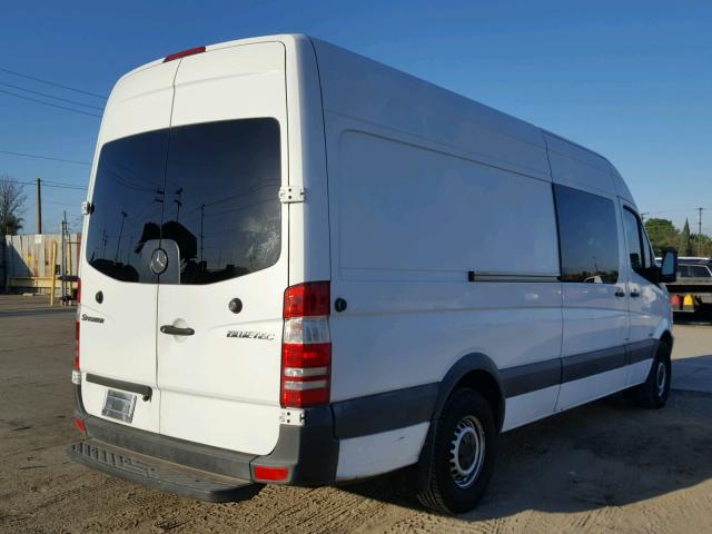 WD4PE8CC4D5729301 - 2013 MERCEDES-BENZ SPRINTER 2 WHITE photo 4