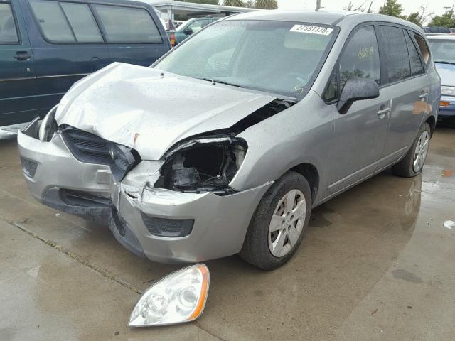 KNAFG528X97221614 - 2009 KIA RONDO BASE GRAY photo 2