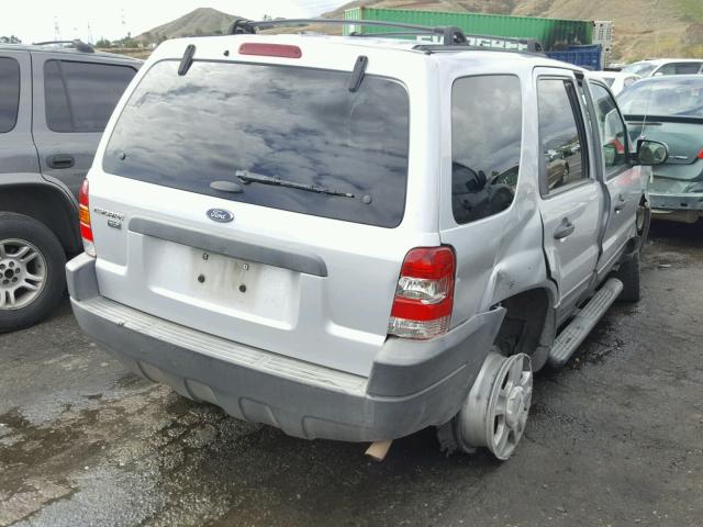 1FMYU93103KE13525 - 2003 FORD ESCAPE XLT SILVER photo 4