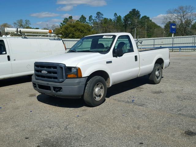 1FTNF20577EA23283 - 2007 FORD F250 SUPER WHITE photo 2