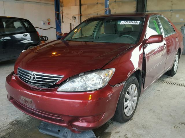 4T1BE32K05U090272 - 2005 TOYOTA CAMRY LE RED photo 2