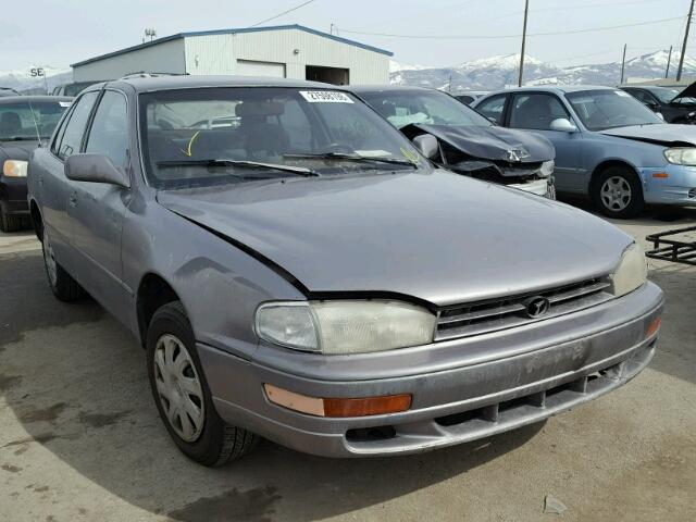 4T1SK12EXNU048957 - 1992 TOYOTA CAMRY LE GRAY photo 1