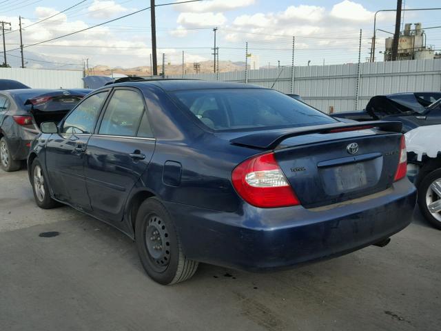 4T1BA32K24U504498 - 2004 TOYOTA CAMRY SE BLUE photo 3