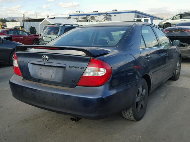 4T1BA32K24U504498 - 2004 TOYOTA CAMRY SE BLUE photo 4