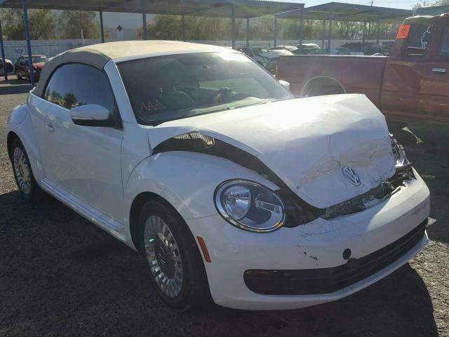 3VW517AT1FM812544 - 2015 VOLKSWAGEN BEETLE 1.8 WHITE photo 1