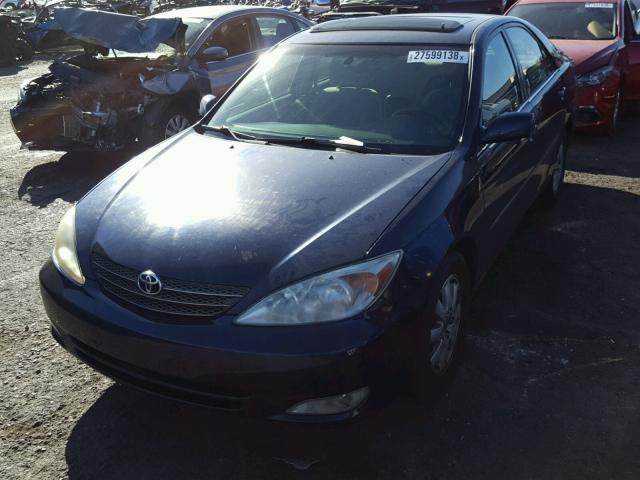 4T1BE32K13U195562 - 2003 TOYOTA CAMRY LE BLUE photo 2