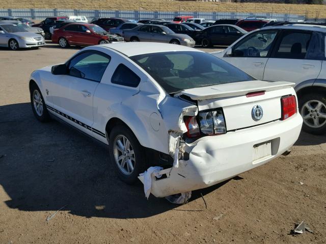 1ZVHT80N095108443 - 2009 FORD MUSTANG WHITE photo 3