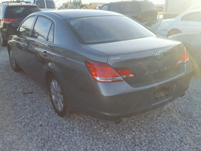 4T1BK36B25U028469 - 2005 TOYOTA AVALON XL GRAY photo 3