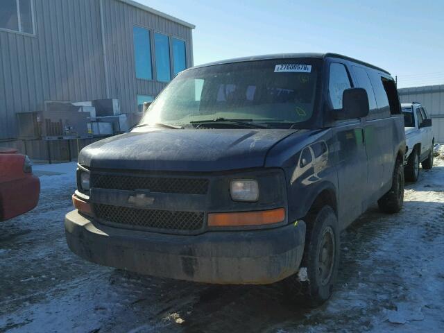 1GNFG15T431164582 - 2003 CHEVROLET EXPRESS G1 BLUE photo 2