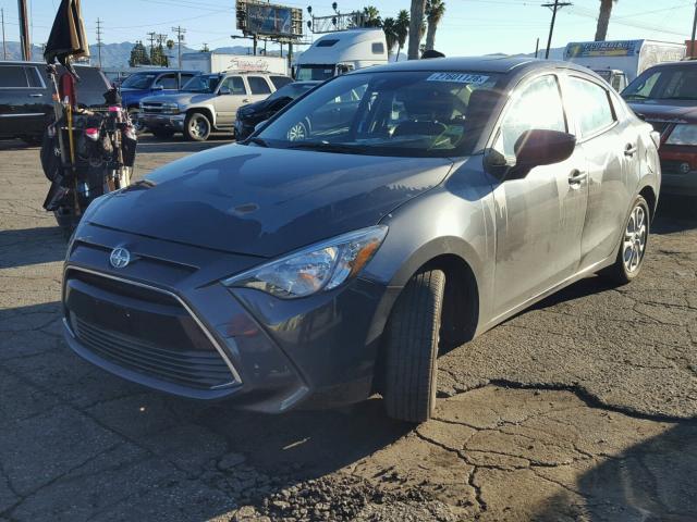 3MYDLBZV2GY110780 - 2016 TOYOTA SCION IA GRAY photo 2