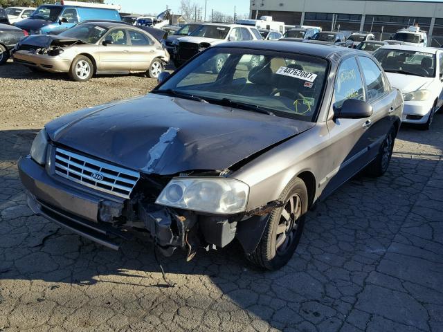 KNAGD128725132543 - 2002 KIA OPTIMA MAG TAN photo 2