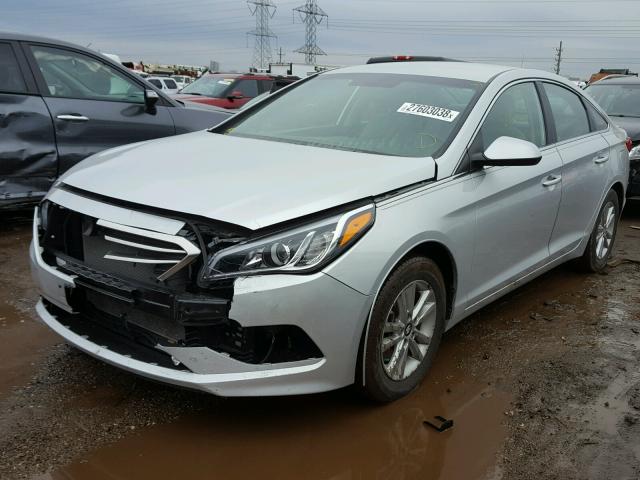 5NPE24AF3FH020197 - 2015 HYUNDAI SONATA SE SILVER photo 2