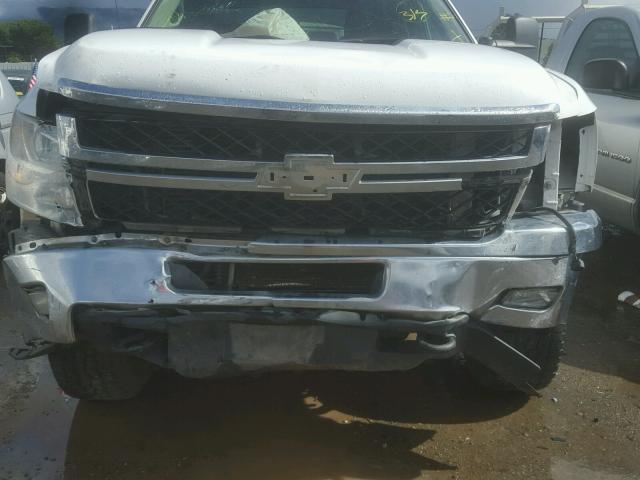 1GC2KXC81CZ225511 - 2012 CHEVROLET SILVERADO WHITE photo 9