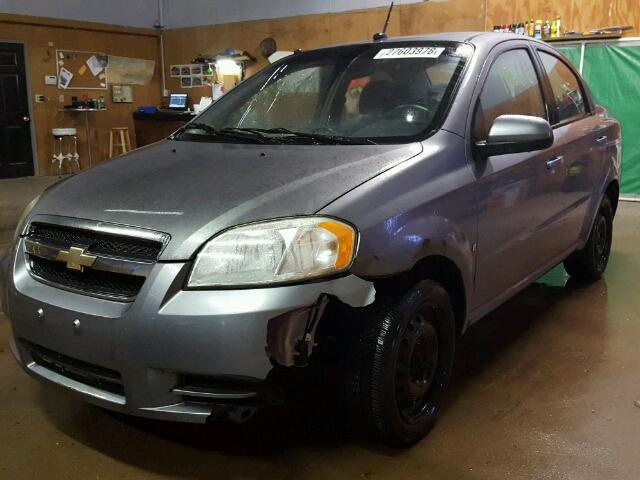 KL1TD56E09B662090 - 2009 CHEVROLET AVEO LS SILVER photo 2