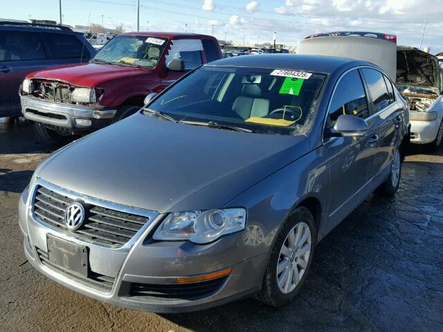 WVWJK73C48E199596 - 2008 VOLKSWAGEN PASSAT TUR GRAY photo 2