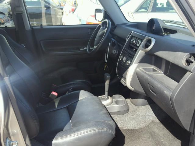 JTLKT324350170088 - 2005 TOYOTA SCION XB SILVER photo 5