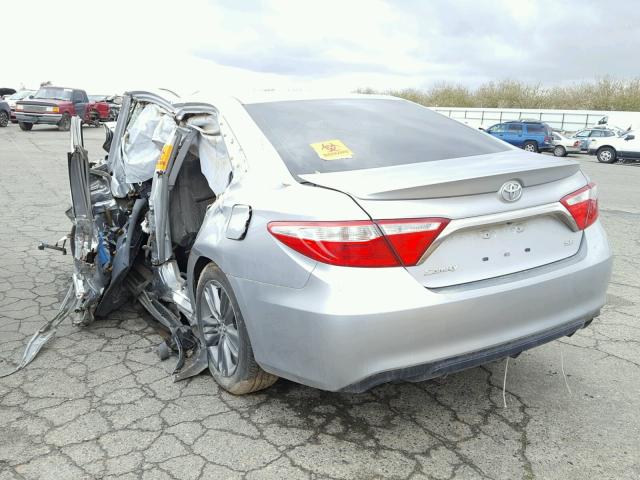 4T1BF1FK8HU319541 - 2017 TOYOTA CAMRY LE SILVER photo 3