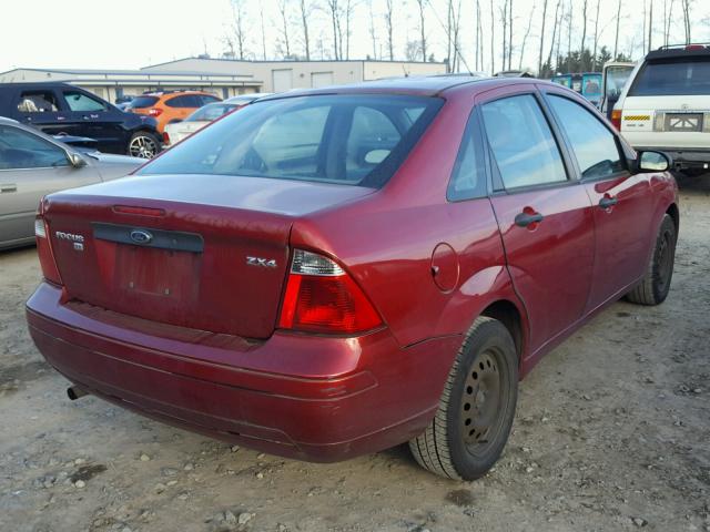 1FAFP34N45W196757 - 2005 FORD FOCUS ZX4 RED photo 4