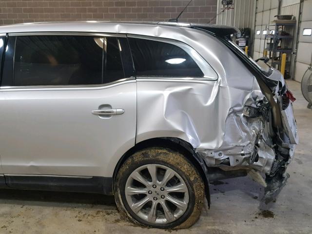 2LMHJ5FK1DBL53891 - 2013 LINCOLN MKT SILVER photo 9