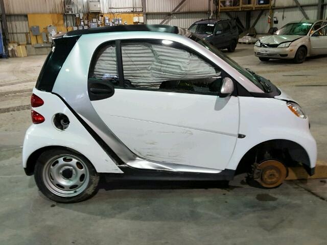 WMEEJ3BA9DK719916 - 2013 SMART FORTWO PUR WHITE photo 9