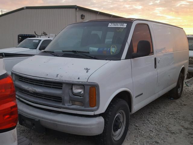 1GCHG35R111168815 - 2001 CHEVROLET EXPRESS G3 WHITE photo 2