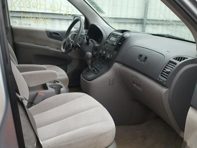 KNDMB233566027357 - 2006 KIA SEDONA EX SILVER photo 5