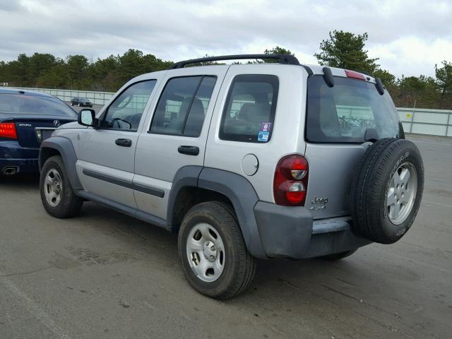 1J4GL48K96W165368 - 2006 JEEP LIBERTY SP SILVER photo 3