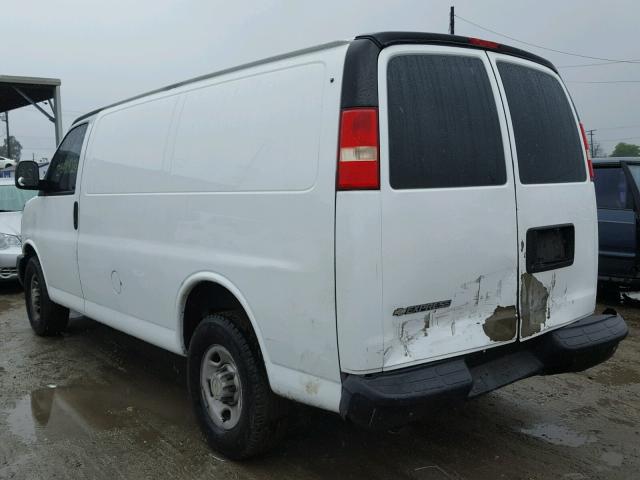 1GCGG25C391173821 - 2009 CHEVROLET EXPRESS G2 WHITE photo 3